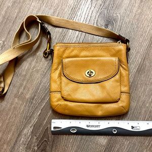 COACH - Light brown/tan ‘Chelsea’ pebble leather crossbody handbag